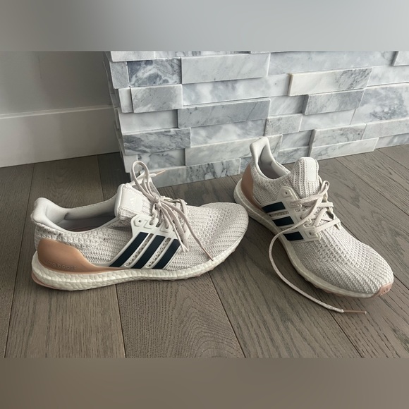 Adidas ultraboost women’s shoes, new - Picture 3 of 6